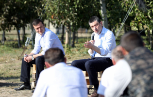 ,,ტურისტები დატოვეთ გორში" - გახარიას რჩევები გორელი მეწარმეებისთვის