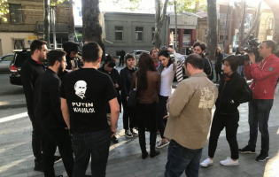 გორში საჯარო განხილვაზე ,,სირცხვილიას" წევრებს არ უშვებენ