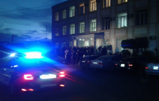 გორში ოჯახური ძალადობის ბრალდებით 2 მამაკაცი დააკავეს