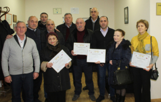 გორში კრივის, ტანვარჯიშისა და კალათბურთის წარმატებულ მწვრთნელებს ჯილდოები გადასცეს