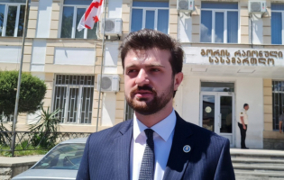 კასპში დაჭრის ფაქტზე დაკავებულ პირს სასამართლომ 1000 ლარი დააკისრა