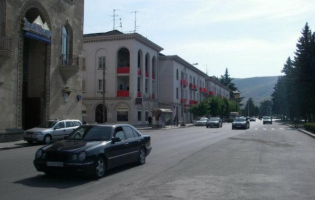 ბუნებრივი აირის მილს მანქანა დაეჯახა