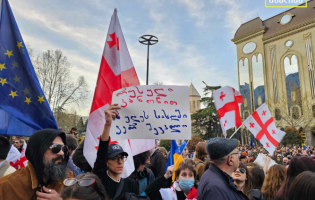 "კი – ევროპას, არა – რუსულ კანონს" - აქცია რუსთაველზე