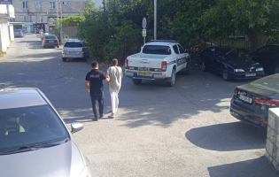 მშობლებმა შვილს, რომელიც მათ მოკვლით ემუქრებოდა, გირაო გადაუხადეს