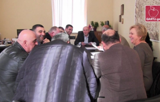 აპირებდნენ თუ არა გამგებლის იმპიჩმენტს - ბიუროს წევრების რეაქცია