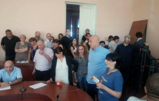 ქალაქ გორის საკრებულოს თავმჯდომარე გადააყენეს