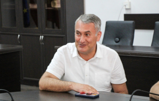 პროკურატურამ კასპის მერის წარმომადგენელს ბრალი წაუყენა