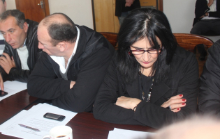 ,,რესპუბლიკელებმა" საატესტაციო კომისიის თავმჯდომარედ გამგებლის კანდიდატურას მხარი არ დაუჭირეს