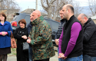 გუბერნატორის ,,ჯიპში" ზეთის გამოცვლა დაავიწყდათ