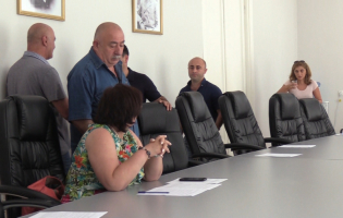 ,,ვინ არის კარგმო.....ლი?!" - დაპირისპირება გორის საკრებულოს კომისიის სხდომაზე