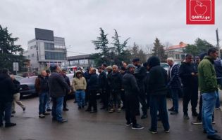 ხაშურში წყლის პროექტებზე დასაქმებული პირები გაიფიცნენ