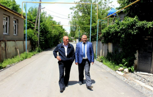 ახალი ასფალტი გამყოფი ხაზის სოფლებში