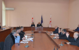 ვის ემუქრება იმპიჩმენტი