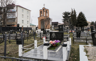 ცხინვალის მე-5 სკოლის ეზოში მდებარე მემორიალი ,,ტურისტულ გზამკვლევში“ შეიტანეს