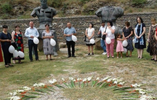 ,,ქალები მშვიდობისა და უსაფრთხოებისთვის" წევრებმა  ომში დაღუპულები გაიხსენეს
