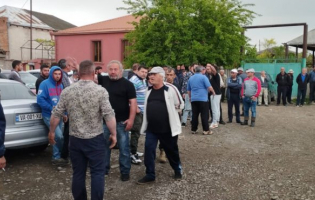 სოფელ არაშენდაში ამბობენ, რომ მათი მიწები სოფელ ახალდაბას უკანონოდ გადასცეს