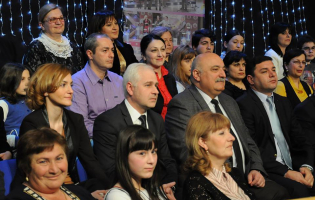 გორელი მოსწავლეები ეტალონში