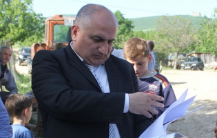 ,,ტექსტები ჩვენი შედგენილია” – პოპულარული ვიდეოს გაგრძელება (Video)