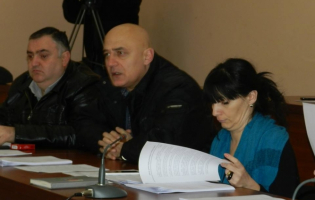 რატომ ვერ ამტკიცებს გორის საკრებულო ბიუჯეტს
