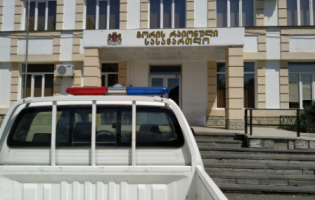 ოჯახში ძალადობაში ბრალდებულს სასჯელი შეუმცირეს 5 თვემდე ვადით - დამცავი ორდერის სანაცვლოდ