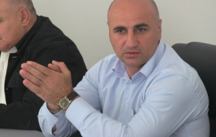 ქარელში ,,კეთილმოწყობის" სახელით ორი ორგანიზაციაა