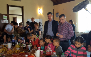 ,,ენმ"-ს წევრებმა ხურვალეთელ ბავშვებს საერთაშორისო დღე მიულოცეს