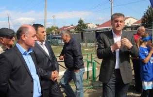 თემურ ხუბულური და სოზარ სუბარი კარალეთში მცხოვრებ დევნილებს შეხვდნენ (R)
