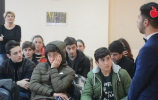 კასპში გიორგი აბეწვაშვილის წიგნის ,,წარმოსახვითი სიყვარული" პრეზენტაცია გაიმართა