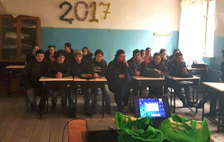 ზემო ხანდაკის სკოლის მოსწავლეებმა ბუნებრივი სასუქების მიღება გადაწყვიტეს