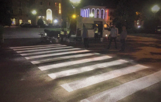 გორში სტალინის ქუჩაზე ,,ზებრა - გადასასვლელებს" ხაზავენ