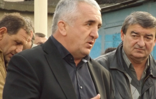 ვალერი გელაშვილი ამომრჩევლებს ურჩევს, რომ კანდიდატების წარსულ ცხოვრებას გადახედონ