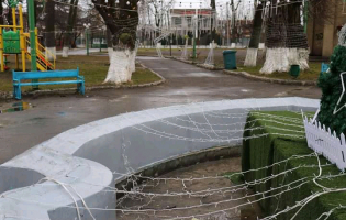 ხაშურში საახალწლო დეკორაციები კვლავ დააზიანეს