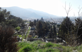 გორის საკრებულოს გარდაცვლილთა მჯდომარე მდგომარეობაში დაკრძალვის წესი აქვს მიღებული