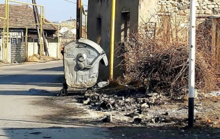 კასპის მერია ამტკიცებს, რომ კავთისხევში ნაგვის ურნები განზრახ დაწვეს