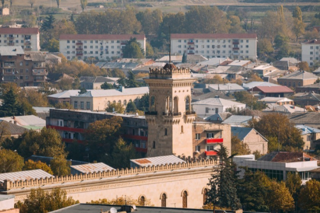 პირველი თებერვლიდან გორსა და კიდევ ოთხ ქალაქში მუნიციპალური ტრანსპორტის, სკოლებისა და სავაჭრო ობიექტების მუშაობა აღდგება