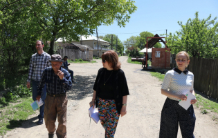 Представители Центра по правам человека посетили села в Хашурском муниципалитете, расположенные на территории близ разделительной линии 