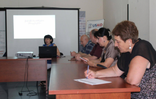,,საზოგადოება ქალთა მიმართ ზედმეტად კრიტიკულია" - დისკუსია გორში