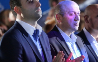 კასპისა და გორის მერებთან შესყიდვების სააგენტოს კითხვები აქვს