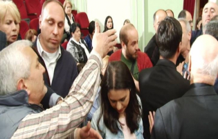 ,,ომის დროს სად იყავით" - შეძახილები ნაციონალების მისამართით
