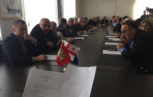 კასპში საკრებულოს ახალი შემადგენლობა შეიკრიბა