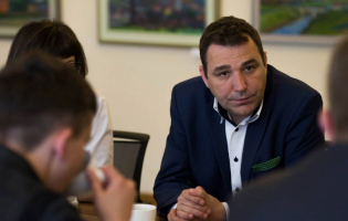 გორის გამგებლის პოლონელი ლობისტით ანტიკორუფციული სამსახური დაინტერესდა