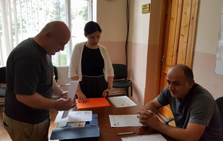 გორში თამარ თედლიაშვილი გამგებლის და მიხეილ ჩიტაძე მერობის კანდიდატებად დარეგისტირდნენ