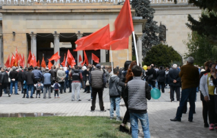 სუს-ი საბჭოთა სიმბოლიკის გამოყენების თაობაზე კომუნისტებს აფრთხილებს