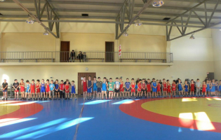ნუგზარ სხირელის სკოლის მოჭიდავეები კასპიდან 29 მედლით დაბრუნდნენ