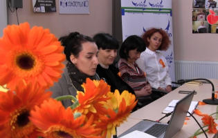 16-დღიანი კამპანიის დასკვნით ღონისძიებაზე მოხსენებით ძალადობის მსხვერპლი ქალებიც გამოვიდნენ