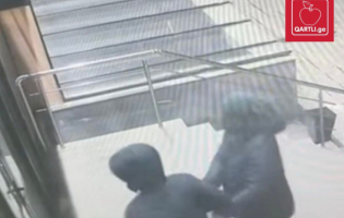 ხაშურში "ელიტ-ელექტრონიქსი"-ს მღაზიიდან 10 ლეპტოპი მოიპარეს