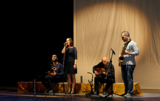 გორის თეატრში მწერალ ვანო ჩხიკვაძის შემოქმედებითი საღამო გაიმართა
