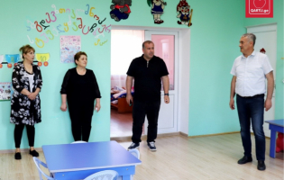 დოესში ბაღის დირექტორს არ აცნობეს, რომ წყალი დაბინძურებული იყო