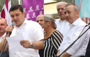 სოსო ვახტანგაშვილი გორის ,,შენების მოძრაობის" სიაში ბოლო ადგილზეა - ნანეტაშვილი კი პირველზე