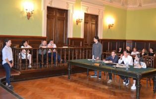 გორის სკოლის მოსწავლეები სამართალწარმოების საკითხებში შეეჯიბრნენ